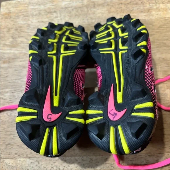 Nike Kids Pink and Black Ball Cleats - Picture 8 of 16